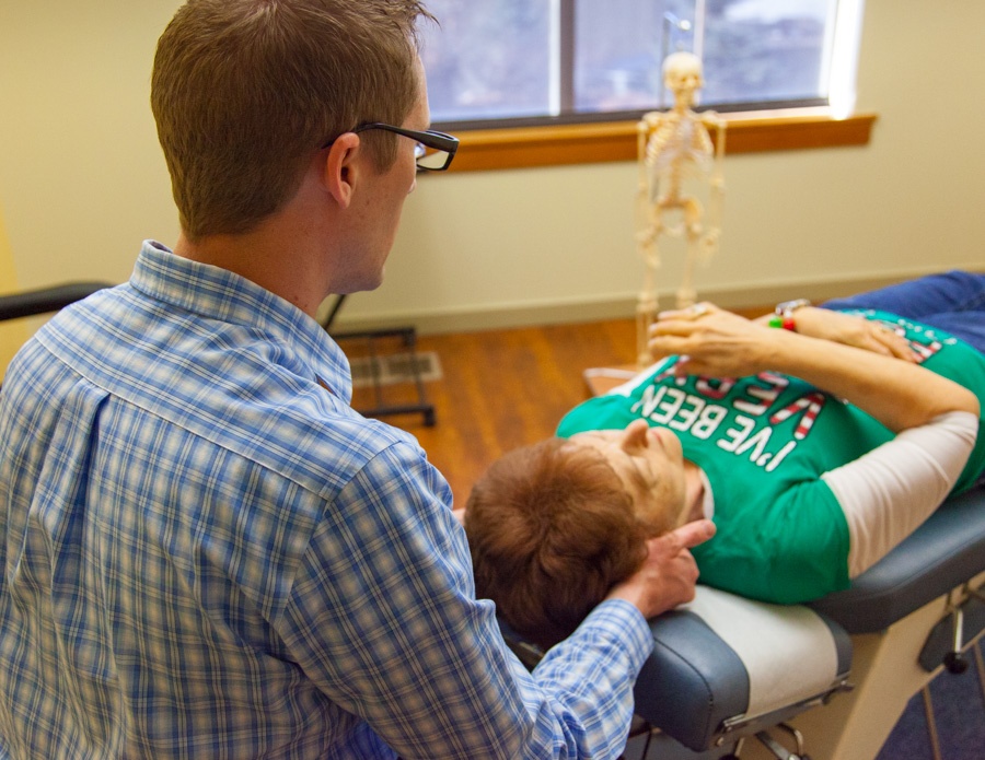 Dr Favero treating neck and headaches